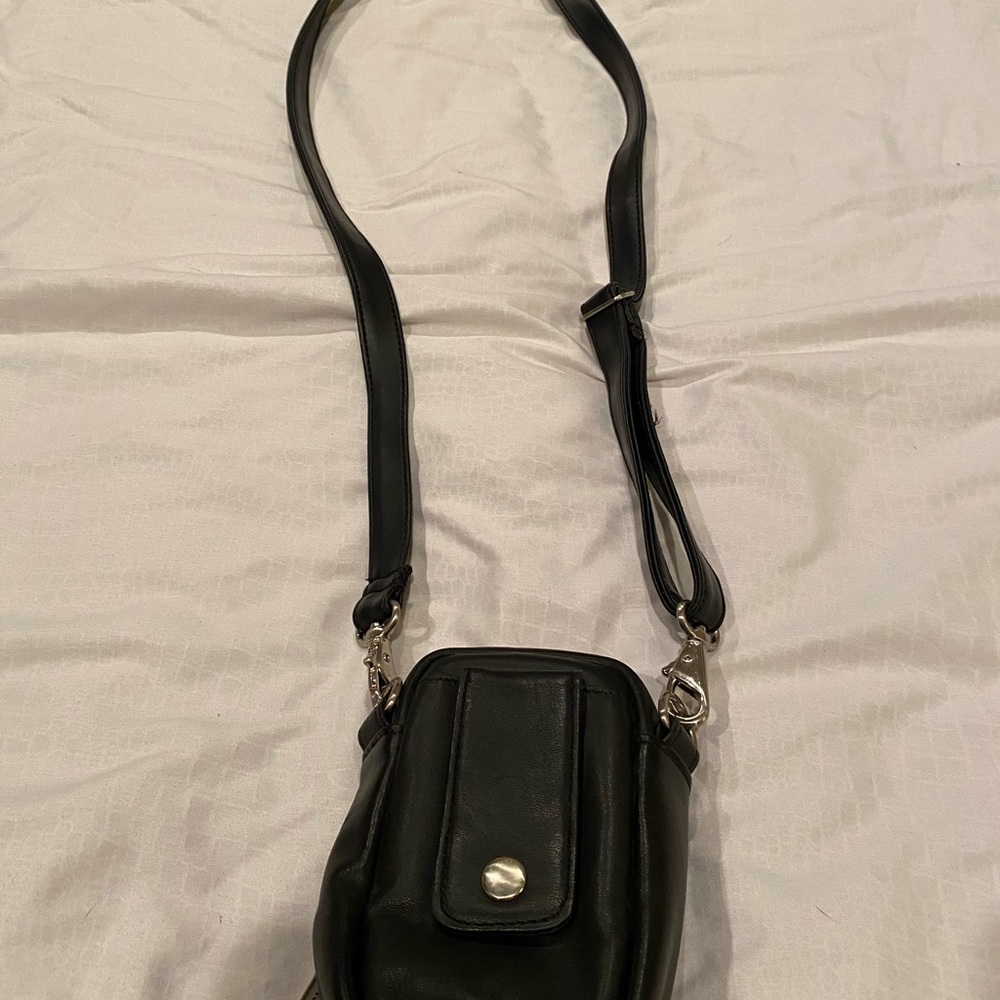 Kenneth Cole camera/crossover bag